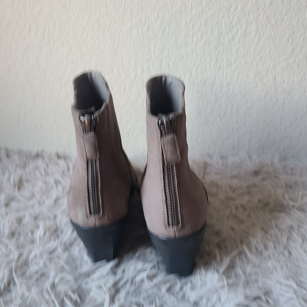 EILEEN FISHER Ankle Boots Booties Taupe Gray Soft Suede Leather Women's … - Picture 3 of 13